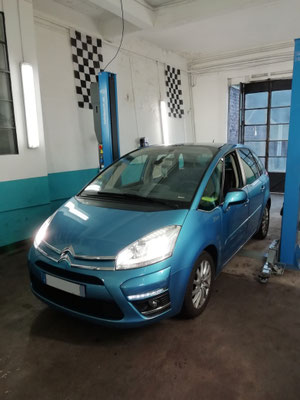 Remplacement démarreur + courroie accessoire - Citroën C4 Picasso