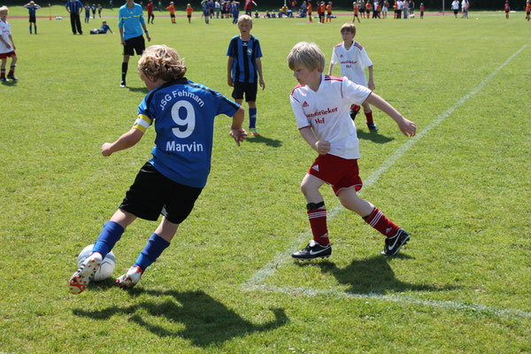 3:1 gegen Detmold, 2:1 gegen Finalist E. Lüneburg - 1:6 gegen Cupgewinner Fintau. Dadurch von Eins auf Drei gefallen. Gegen St.Jürgen war dann Endstation für die E I.