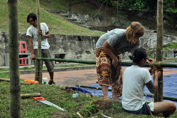 Andy Lim Kah Meng, Monica Benova and Soong Ro Ger, platform construction