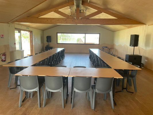 Salle de séminaire aux Pouyades, Magnac-Laval, Haute-Vienne