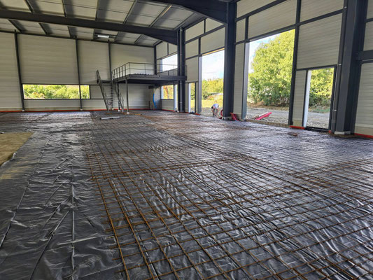 Préparation du ferraillage avant coulage 