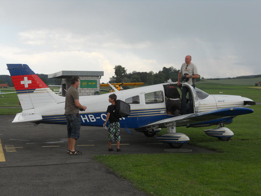 1. Rundflug mit Piper Archer II und Sitzerhöhung