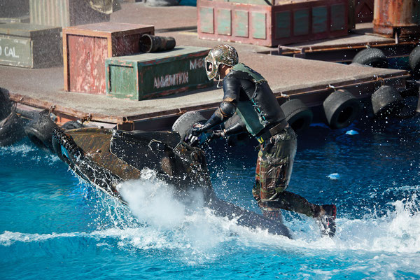 Universal Studios - Waterworld Show