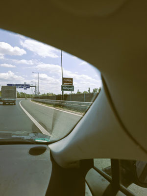 Adieu Budapest, noch einmal über die Donau fahren
