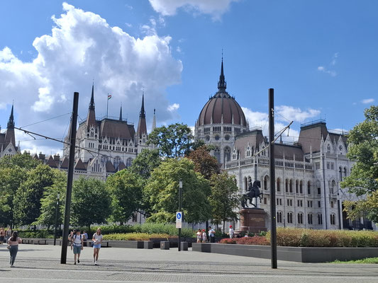 Blick zum Parlamentsgebäude