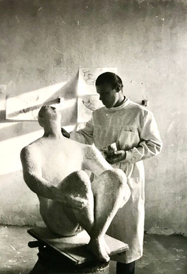 karlheinz engelin arbeitet eine skulptur