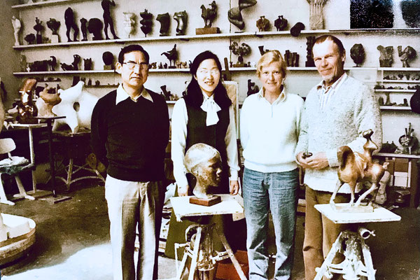 karlheinz engelin und gisela engelin-hommes mit besuch aus japan im atelier in hamburg