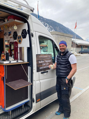 Rogers Freund Ale zu Besuch in Airolo