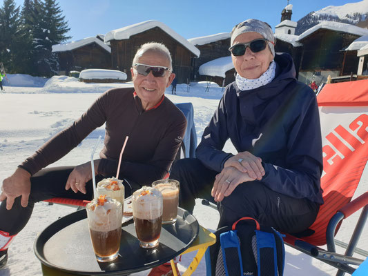 Käffele mit Cristina's Eltern im Goms