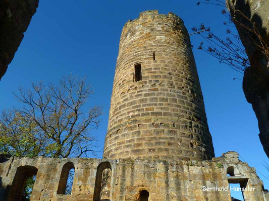 Rundturm der Burg Staufeneck