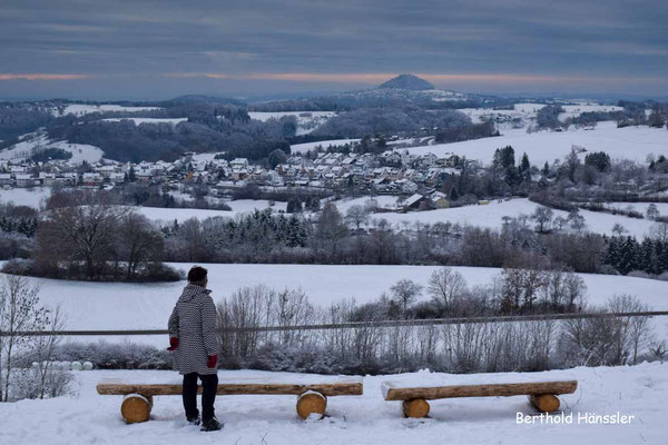 Dezember 2020, Blick über Wißgoldingen hinweg zum Hohenstaufen