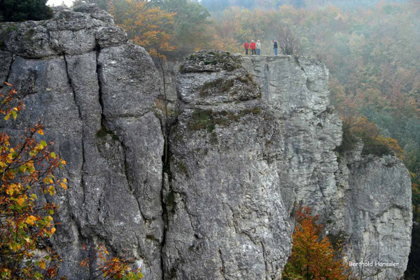 Benachbarter Felsen der Ruine Rueßenstein