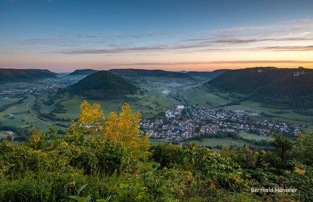 Juni 2022 - Sonnenaufgang bei Aufhausen mit Blick ins Obere Filstal