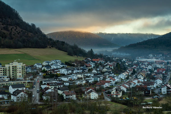 Januar 2022 - Blick über Deggingen zur Hausener felsenwand