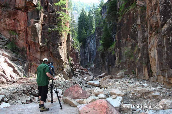 Dolomiten - Die Bletterbachschlucht in der Nähe von Aldein ist ein geologisches Bilderbuch