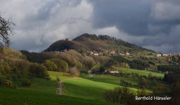 Hohenrechberg mit Ruine und Kirchberg