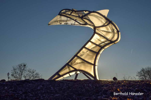 Eislingen - Kreiselkunst am Eingang zur "Saurierstadt"
