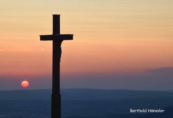 Sonnenuntergang am Aussichtpunkt Maierhalde westlich der Kuchalb