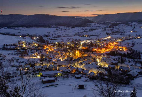 Februar 2022 , Abendstimmung bei Unterböhringen