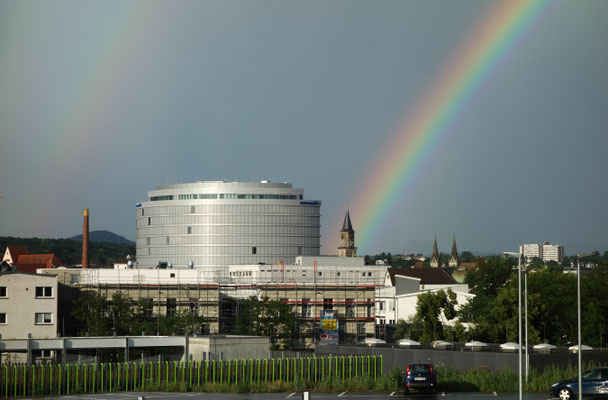 Schulertower mit Regenbogen