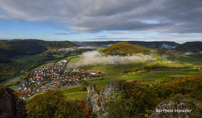 Oktober 2020 - Blick vom Hausener Felsen Richtung Weigoldberg