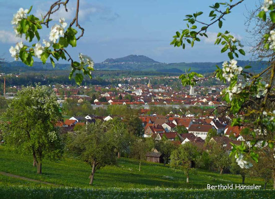 Blick über Eislingen zum Hohenrechberg