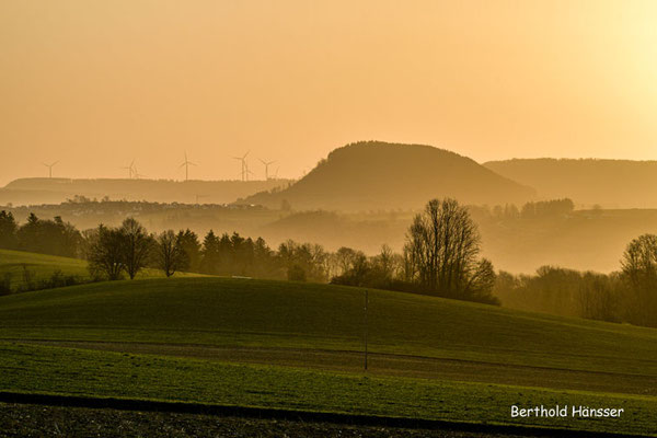 Sonnenaufgang im Rehgebirge - Blick von Hohenstaufen Richtung Stuifen