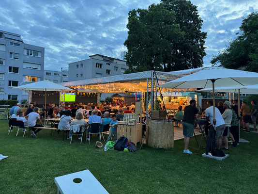 Fest Einrichtung