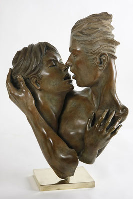 Le baiser - Bronze  63 X 45 X 25 cm