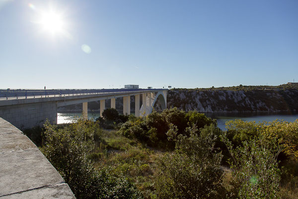 Jadranska Magistrale auf der Brücke über den Fluss Krka, kurz hinter Sibenik