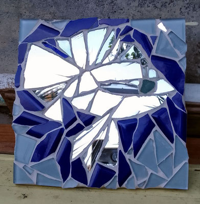 MOSAIQUE RECOLTE DE RUE CERAMIQUE ET MIROIR SUR CARREAU DE FAIENCE  15/15CM C.DELANNOY