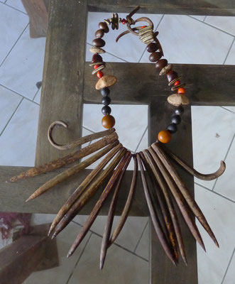 Collier graines /JJ Félicité 