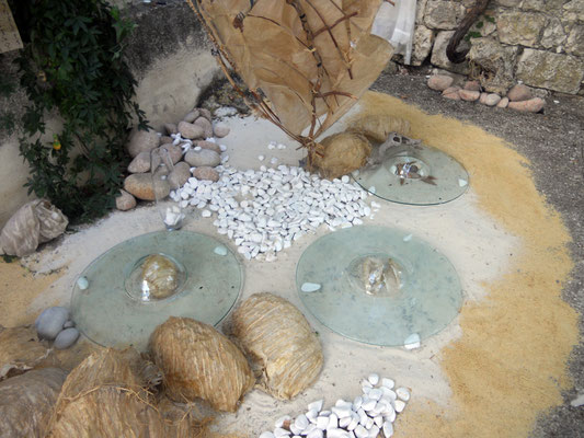 Chambre des Cocons Installation Les Nuits de Lauzerte - Caroline Delannoy 