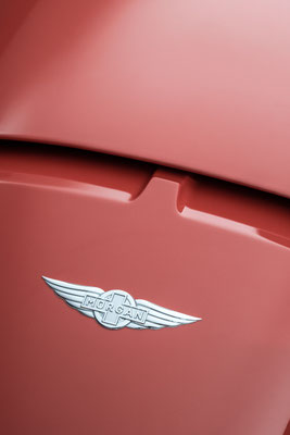 Super 3 Rot Studio Front Morgan-Logo