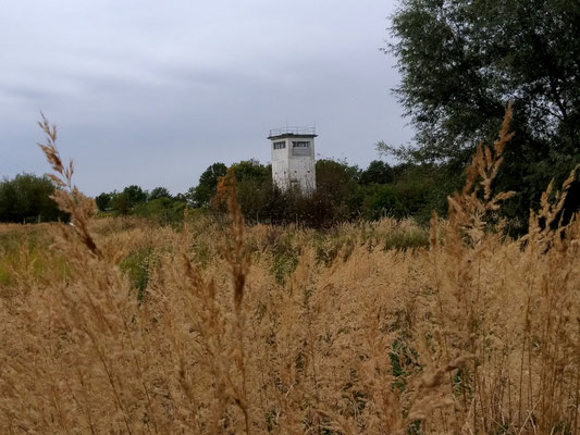 DDR-Grenzturm Hoyersburg bei Salzwedel am Grünen Band Deutschland, c Amanda Hasenfusz