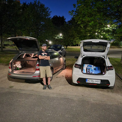 Entstehung vom Kunstwerk "BLUE DREAM", blauer Porsche, Künstler Martin Lingens