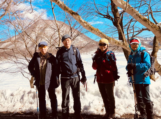 榛名山、青空の下、雪道を楽しみました