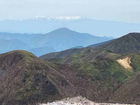 那須連山、隠居倉から望む飯豊連峰
