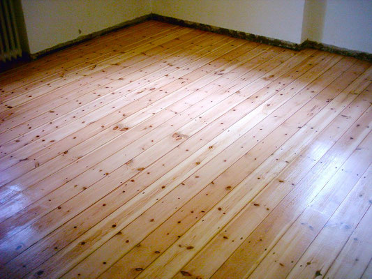 Floorboards with acrylic based water paint