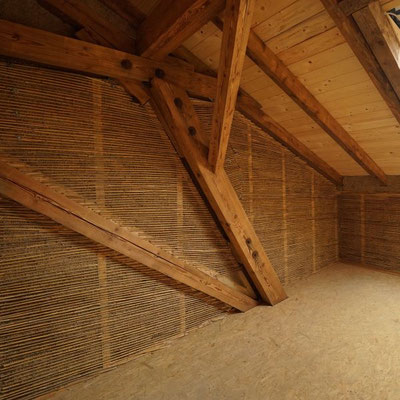 Gesprühter Hanfkalk im historischen Fachwerk