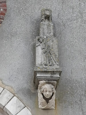 Côté droit du portail