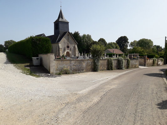 Vue d'ensemble de l’Église et du cimetière 2016