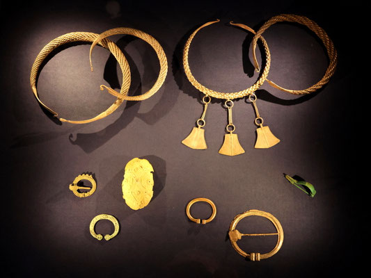 Sehenswürdigkeiten Inari: Kunstvoll geschmiedeter Goldschmuck.