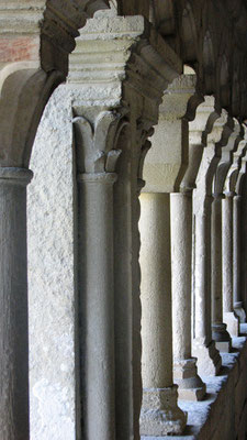 Sehenswürdigkeiten Vaison-la-Romaine: Galeriesäulen des Kreuzganges.