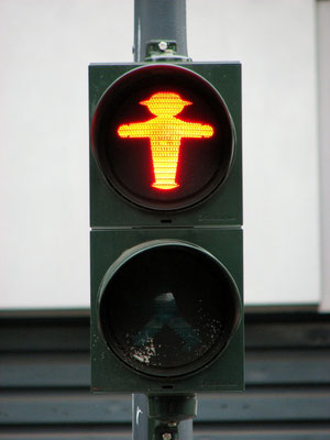 Sehenswürdigkeiten Berlin: Auch das rote Ampelmännchen hat seine Anhänger. 