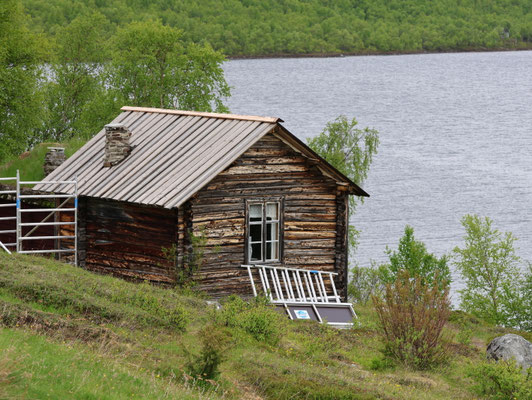 Sehenswürdigkeiten Pappila (Utsjoki): Die Hütten wurden von den weit angereisten Kirchgängern genutzt. Sie fanden Schutz vor dem oft harschen Wetterbedingungen.