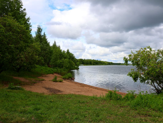 Sehenswürdigkeiten Rovaniemi: Kleiner Sandstrand am Fluss Ounasjoki.