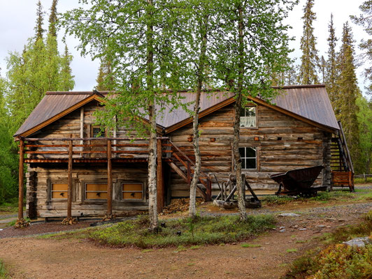 Goldgräberstadt Tankavaara: Das aus massiven Stämmen gezimmerte Blockhaus des Museums.