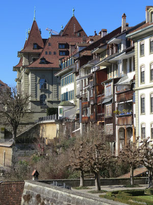 Sehenswürdigkeiten Bern: Wohngebäude von der Münsterplattform aus betrachtet.