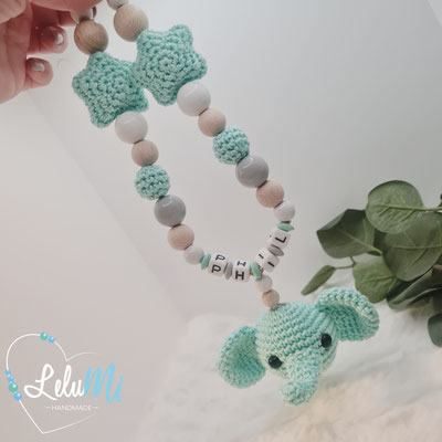 Kinderwagenmobile mit Namen Elefant und Sterne in mint